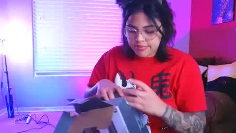 Mia online show from 12-08-24, 11:51