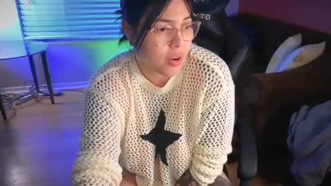 Mia online show from 12-15-24, 05:02