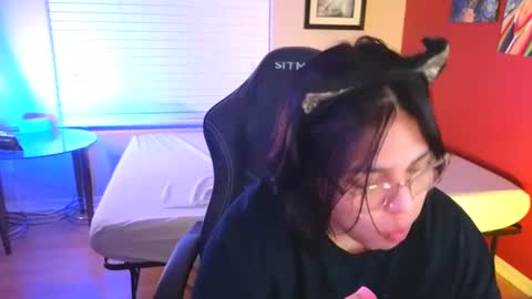 Mia online show from 12-18-24, 04:31