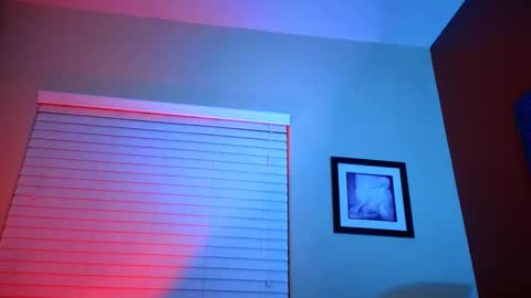 Mia online show from 12-29-24, 05:21