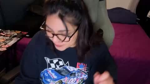 Mia online show from 06-07-26, 12:48