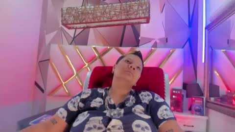   online show from 03-08-25, 01:47