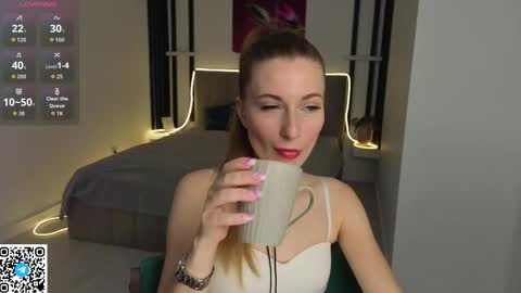 Mia online show from 09-13-25, 07:41