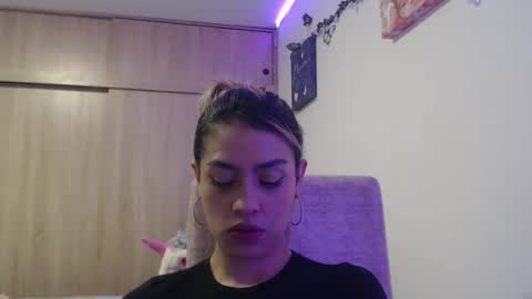 Snapshot of miacollings1 chatting on 10-26-25, 03:34 Miia online show from 10-26-25, 03:34