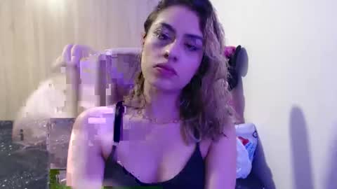 Snapshot of miacollings1 chatting on 12-18-25, 12:17 Miia online show from 12-18-25, 12:17