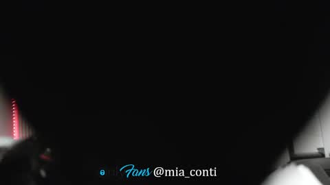Snapshot of miacontilive chatting on 10-17-25, 08:00 miacontilive online show from 10-17-25, 08:00