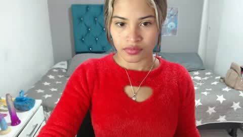 Snapshot of miacumgirl chatting on 04-08-26, 12:27 miacumgirl online show from 04-08-26, 12:27