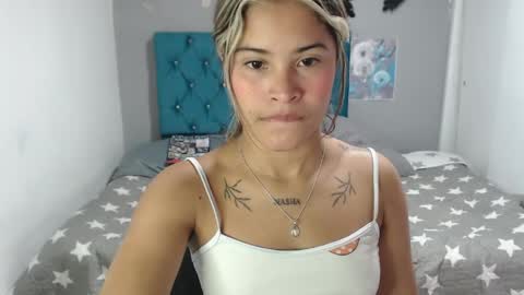 Snapshot of miacumgirl chatting on 05-04-26, 12:23 miacumgirl online show from 05-04-26, 12:23