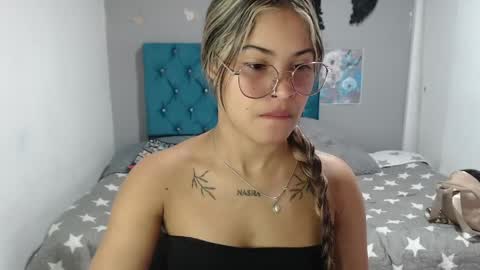 Snapshot of miacumgirl chatting on 05-05-26, 12:13 miacumgirl online show from 05-05-26, 12:13