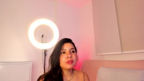 Snapshot of miadanielss chatting on 02-20-26, 01:24 IG Yojanagomez online show from 02-20-26, 01:24