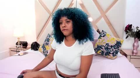 Mia  online show from 11-10-25, 05:34