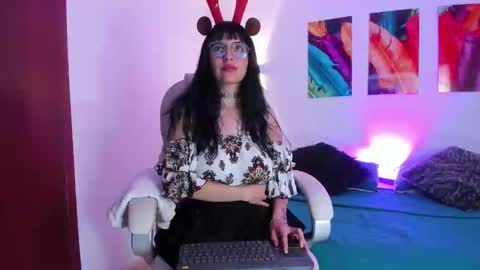 Mia online show from 12-02-24, 01:24