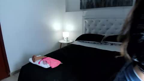 Mia online show from 02-13-25, 02:09