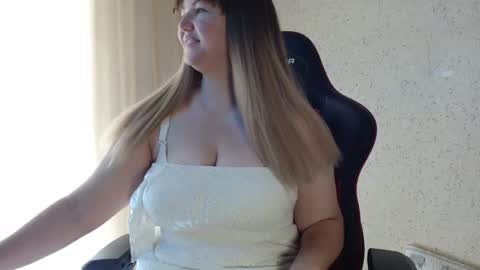 MiaFoxisJa online show from 05-17-26, 03:48