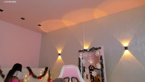 Snapshot of miagomez1 chatting on 12-10-24, 01:33 Mia Gomez online show from 12-10-24, 01:33