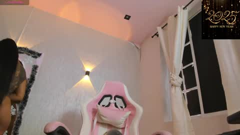 Snapshot of miagomez1 chatting on 12-30-24, 03:57 Mia Gomez online show from 12-30-24, 03:57