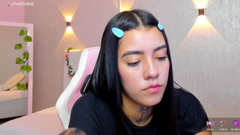 Snapshot of miagomez1 chatting on 01-30-25, 01:53 Mia Gomez online show from 01-30-25, 01:53