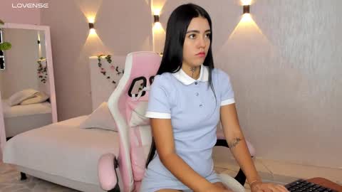 Snapshot of miagomez1 chatting on 02-26-25, 03:52 Mia Gomez online show from 02-26-25, 03:52