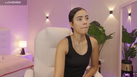 Snapshot of miagomez1 chatting on 10-11-25, 01:42 Mia Gomez online show from 10-11-25, 01:42