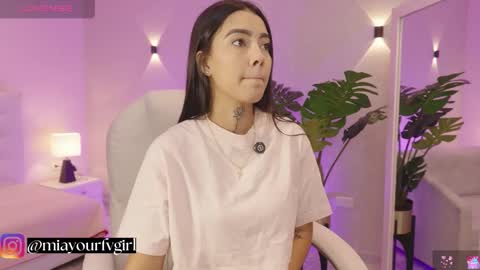 Snapshot of miagomez1 chatting on 10-20-25, 12:27 Mia Gomez online show from 10-20-25, 12:27