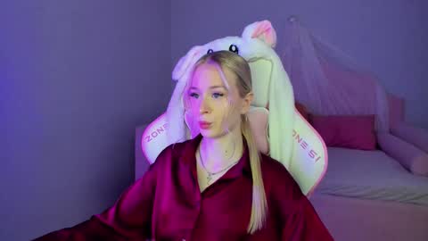 Mia online show from 10-09-25, 05:22