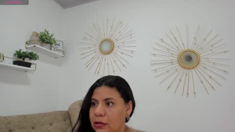 Snapshot of miah_bigboobs chatting on 01-16-25, 06:27 Miah Collins online show from 01-16-25, 06:27