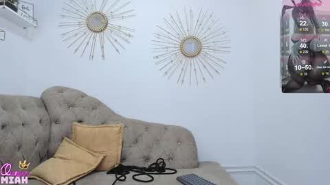 Miah Collins online show from 04-30-26, 08:57
