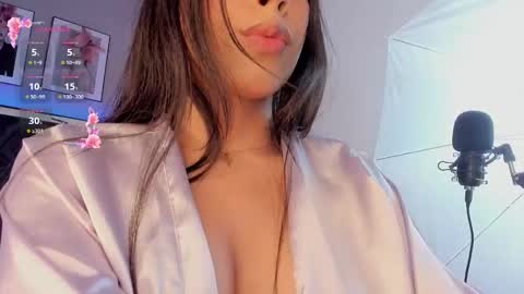 Snapshot of miajones_blowjob chatting on 03-09-26, 02:15 miajones blowjob online show from 03-09-26, 02:15