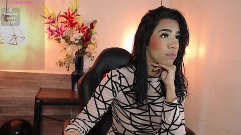 Snapshot of miakarsson chatting on 03-29-26, 12:05 Mia online show from 03-29-26, 12:05