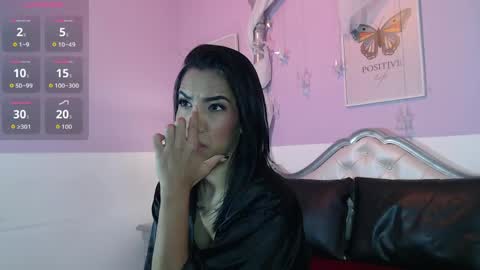Mia online show from 05-10-26, 11:59