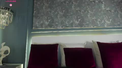 Mia  online show from 06-16-26, 03:31