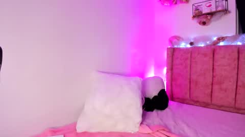 miakha__ online show from 01-01-25, 10:21