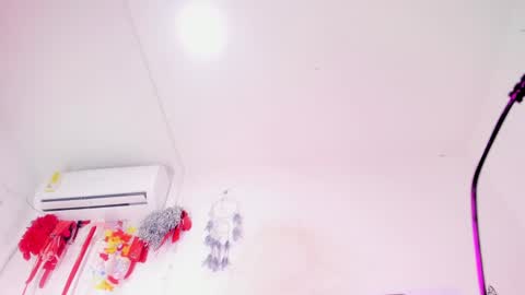 miakirshner_ online show from 01-20-25, 01:11