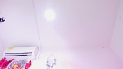 miakirshner_ online show from 01-24-25, 08:43