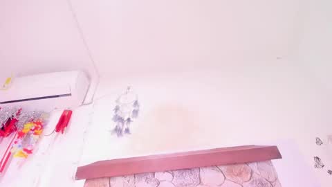 miakirshner_ online show from 01-28-25, 12:36