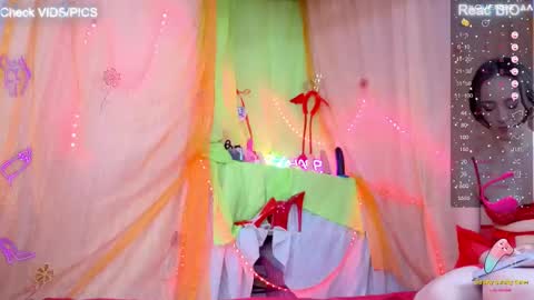 Mia online show from 02-20-25, 11:20