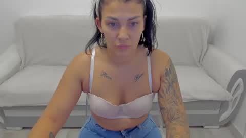 Mia Kittyy online show from 07-04-26, 08:04