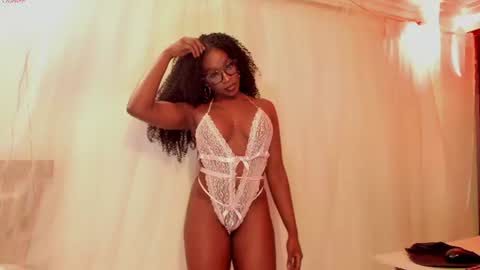 Mia online show from 06-19-26, 12:26