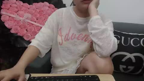 Mia online show from 10-26-25, 03:34