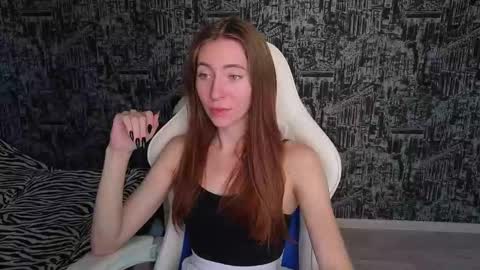 MiaLinder online show from 10-04-25, 11:52