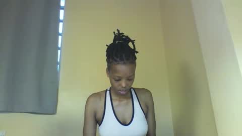 Muffin online show from 11-23-25, 01:44