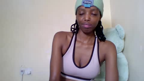 Muffin online show from 06-25-26, 11:42