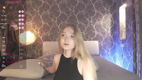 Mia online show from 10-20-25, 05:24