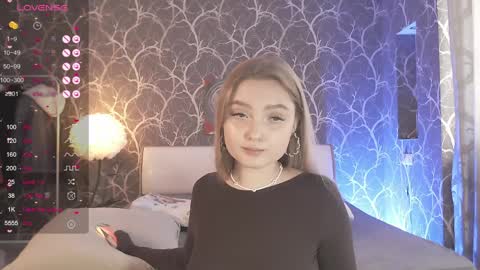 Mia online show from 03-27-26, 09:42