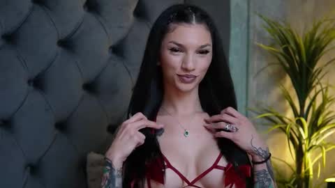 Snapshot of miamicoffee chatting on 09-16-25, 05:58 Miami online show from 09-16-25, 05:58