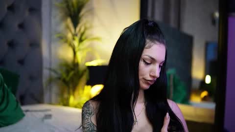 Snapshot of miamicoffee chatting on 10-04-25, 03:54 Miami online show from 10-04-25, 03:54