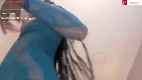 Snapshot of miamidnight1 chatting on 03-05-25, 03:29 Mia online show from 03-05-25, 03:29