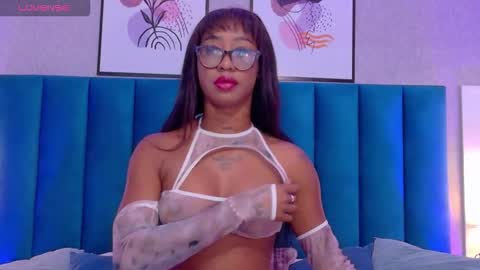 Snapshot of miamidnight1 chatting on 11-03-25, 12:17 Mia online show from 11-03-25, 12:17