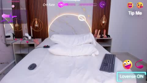 Snapshot of miamiller69 chatting on 12-05-24, 06:54 Mia online show from 12-05-24, 06:54