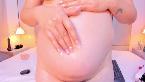 Snapshot of miamiller69 chatting on 01-05-25, 09:48 Mia online show from 01-05-25, 09:48